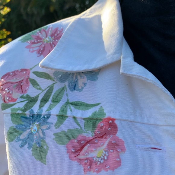 Petite 6 white denim jacket with flowers and beads - Picture 4 of 8